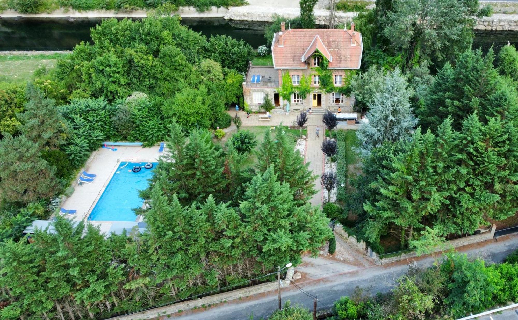 A L'Ombre Du Fort Fuilla Exterior photo